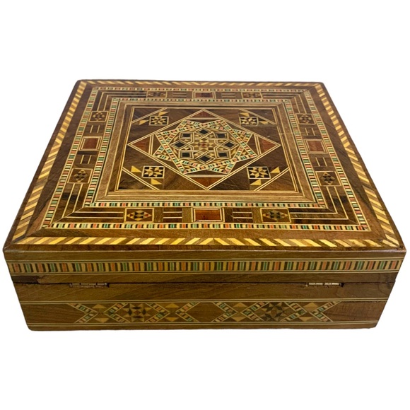 Mandala Boho Handcrafted Wood Velvet Lined Keepsake Box Decorative Case - Picture 4 of 8